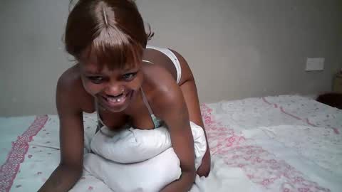 miss_pretty1 online show from March 25, 2026, 9:43 pm