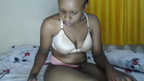 Snapshot of miss_reina21 chatting on May 19, 2026, 3:24 am Reina online show from May 19, 2026, 3:24 am