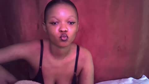 Snapshot of miss_rihanna2 chatting on October 24, 2025, 6:54 am miss_rihanna2 online show from October 24, 2025, 6:54 am