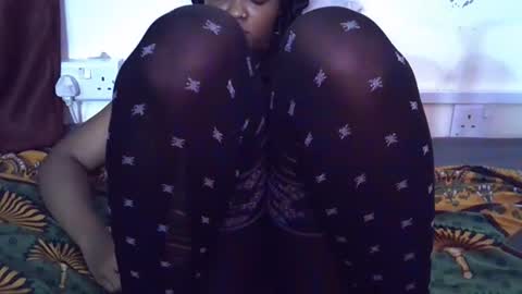 Snapshot of miss_rihanna2 chatting on October 30, 2025, 9:37 pm miss_rihanna2 online show from October 30, 2025, 9:37 pm