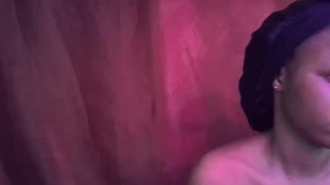 Snapshot of miss_rihanna2 chatting on November 10, 2025, 4:22 am miss_rihanna2 online show from November 10, 2025, 4:22 am