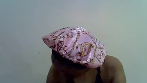 Snapshot of miss_rihanna2 chatting on February 9, 2026, 5:17 pm miss_rihanna2 online show from February 9, 2026, 5:17 pm