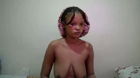 Snapshot of miss_rihanna2 chatting on April 14, 2026, 3:12 am miss_rihanna2 online show from April 14, 2026, 3:12 am
