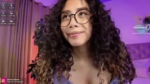Snapshot of miss_sidney chatting on September 29, 2025, 1:05 pm Amy Olivera online show from September 29, 2025, 1:05 pm