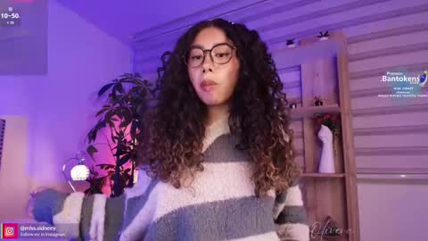 Snapshot of miss_sidney chatting on October 8, 2025, 1:09 pm Amy Olivera online show from October 8, 2025, 1:09 pm