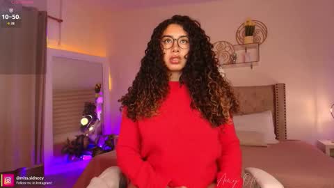 Snapshot of miss_sidney chatting on October 28, 2025, 1:25 pm Amy Olivera online show from October 28, 2025, 1:25 pm
