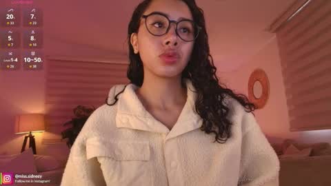 Amy Olivera online show from May 25, 2026, 12:44 pm