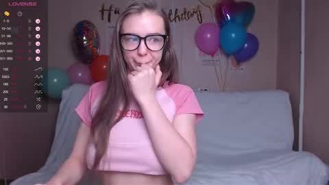 Snapshot of miss_sweetbb chatting on December 2, 2024, 2:53 am Bella online show from December 2, 2024, 2:53 am