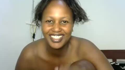 Snapshot of miss_vall chatting on December 10, 2024, 1:44 pm miss_vall online show from December 10, 2024, 1:44 pm