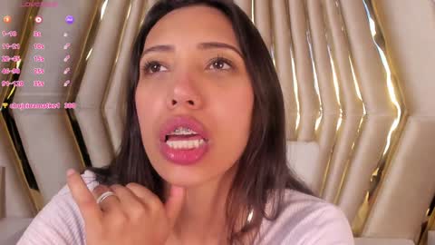 Snapshot of miss_veronicaa chatting on December 17, 2024, 5:58 pm Veronica summer 7AM to 1500 PM hour GMT-5 online show from December 17, 2024, 5:58 pm