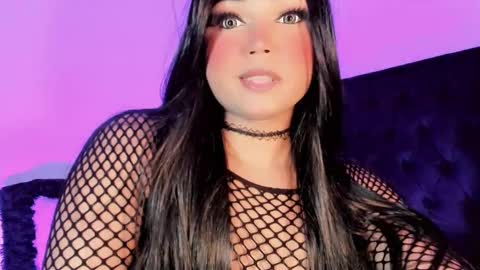 miss_zz online show from November 3, 2025, 8:10 pm