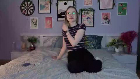 Snapshot of missadelletrix chatting on November 13, 2025, 11:31 am missadelletrix online show from November 13, 2025, 11:31 am