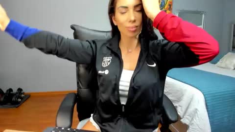 Alesyamuscledoll online show from January 18, 2025, 8:30 pm