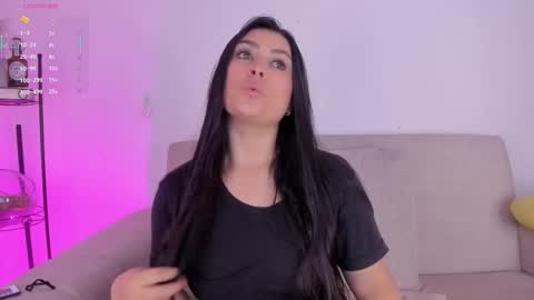 Bianca Torres online show from October 29, 2025, 1:24 pm