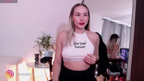 Snapshot of missblair12 chatting on December 30, 2024, 1:25 pm MissBlair online show from December 30, 2024, 1:25 pm