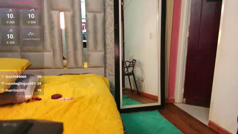 Miss Evelyn  online show from October 2, 2025, 3:35 am