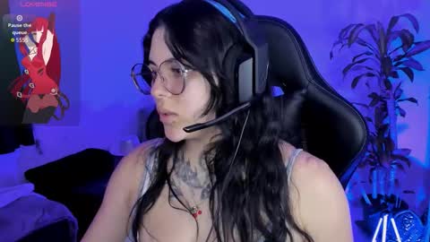 Missy Charlottte.  Hey remember to give me a thumbs up ty online show from November 11, 2025, 3:17 am