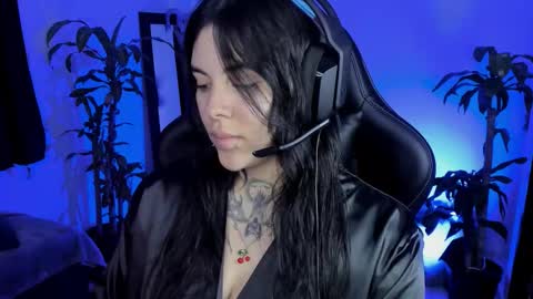 Missy Charlottte.  Hey remember to give me a thumbs up ty online show from November 29, 2025, 3:09 am