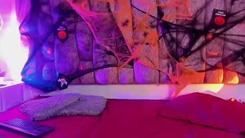 dahlia online show from October 24, 2025, 2:57 pm