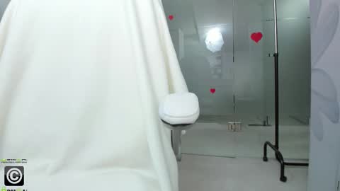 Miss Domina online show from March 21, 2026, 4:17 am