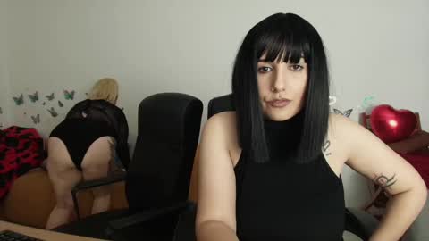 Miss online show from February 14, 2025, 9:32 pm