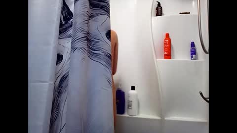 MissEeva online show from January 29, 2025, 5:02 pm