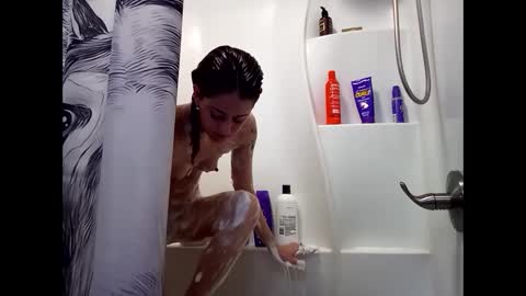 MissEeva online show from March 12, 2025, 4:46 pm