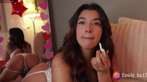 Yuliana online show from February 16, 2026, 9:27 am