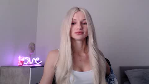 EMMA online show from December 17, 2025, 8:26 pm