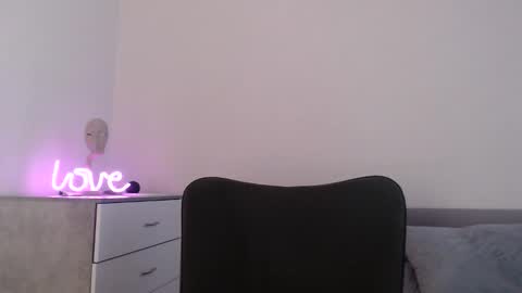 EMMA online show from December 20, 2025, 11:50 am