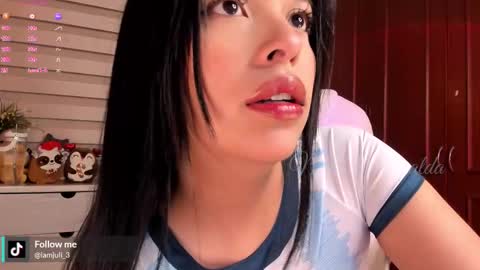 Julieta Arboleda   but i like call me esme online show from November 26, 2025, 8:10 pm