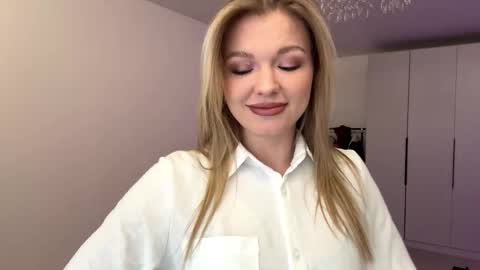 Snapshot of missfit_ chatting on January 8, 2026, 9:33 am Viola online show from January 8, 2026, 9:33 am