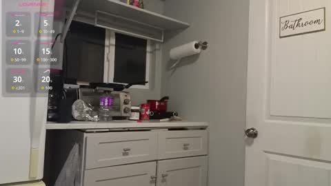 misshannaho online show from October 20, 2025, 2:12 am