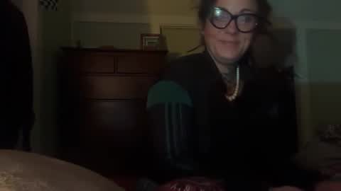 misshoneybadger333 online show from November 8, 2025, 10:04 am