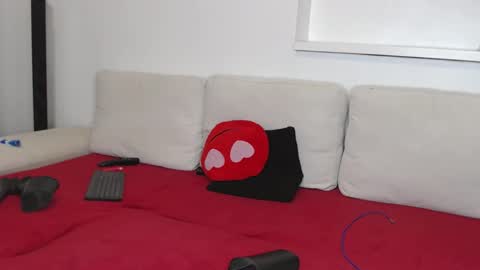 missjenifer online show from February 5, 2026, 8:46 pm