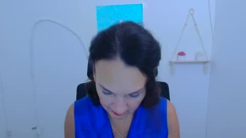 Christina online show from December 1, 2025, 12:21 pm