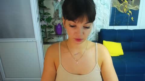 MissLaura online show from October 12, 2025, 8:02 am