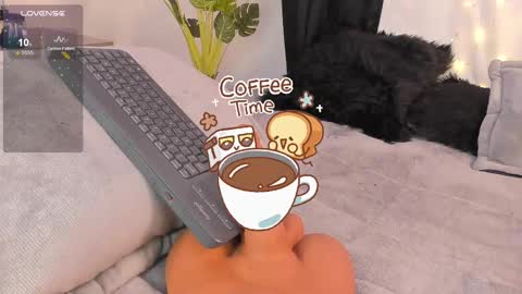 Snapshot of missmeegan_ chatting on March 5, 2025, 1:06 pm Alejandra online show from March 5, 2025, 1:06 pm