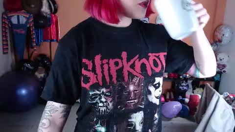 Miss Mia online show from October 18, 2025, 4:08 pm