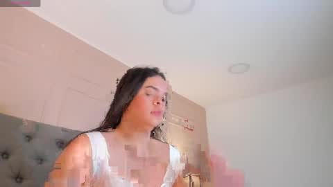 Snapshot of missmiaa_ chatting on April 18, 2026, 12:20 pm Mia online show from April 18, 2026, 12:20 pm