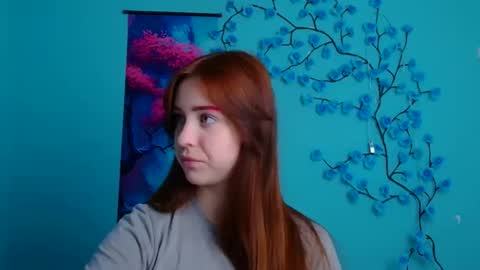 Mia online show from November 25, 2025, 12:16 pm