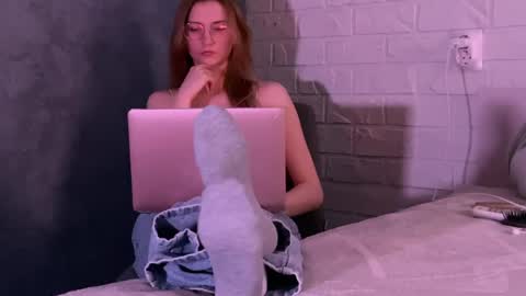 missmiroslava online show from April 9, 2026, 11:04 am