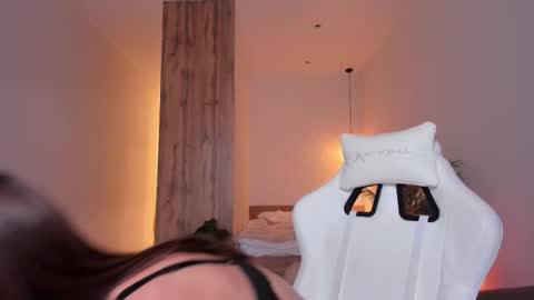 Snapshot of missmollymoore chatting on March 2, 2026, 5:08 am Miss Molly - online show from March 2, 2026, 5:08 am