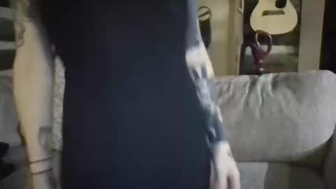 Snapshot of missmoonmagic13 chatting on October 17, 2025, 3:53 am Maxxx online show from October 17, 2025, 3:53 am