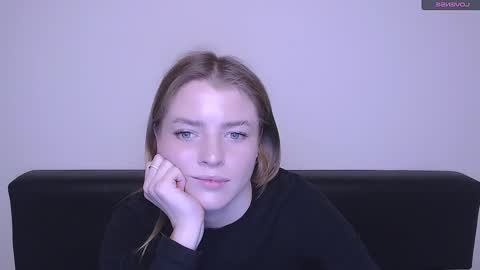 Snapshot of missoliviaa_ chatting on December 15, 2024, 2:05 pm Olivia online show from December 15, 2024, 2:05 pm