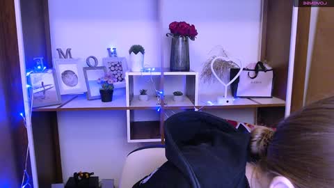 Snapshot of missoliviaa_ chatting on January 13, 2025, 8:05 am Olivia online show from January 13, 2025, 8:05 am