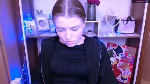 Snapshot of missoliviaa_ chatting on January 13, 2025, 12:13 pm Olivia online show from January 13, 2025, 12:13 pm