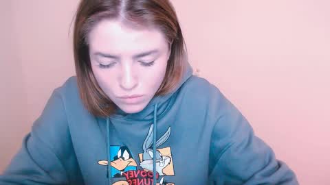 Snapshot of missoliviaa_ chatting on January 15, 2025, 11:43 am Olivia online show from January 15, 2025, 11:43 am