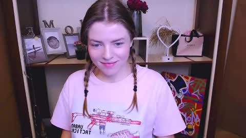 Snapshot of missoliviaa_ chatting on January 25, 2025, 12:47 pm Olivia online show from January 25, 2025, 12:47 pm