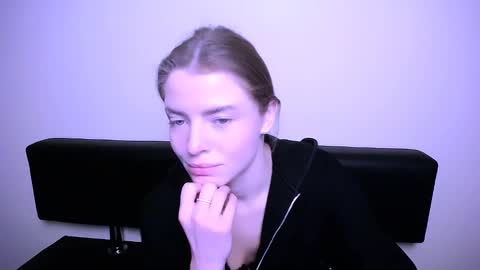 Snapshot of missoliviaa_ chatting on January 31, 2025, 11:46 am Olivia online show from January 31, 2025, 11:46 am